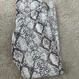 Stylish Reptile Habitat Snake Print Mat